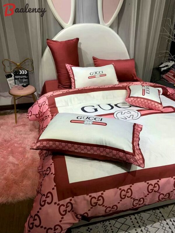 Gucci white pink style 2 bedding sets duvet cover sheet cover pillow cases luxury bedroom sets Bedding Sets