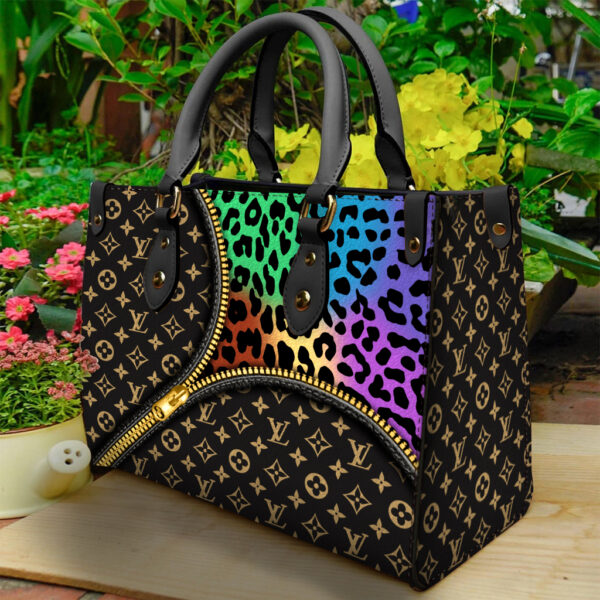Louis Vuitton Women's Leather Handbag- WinGear.shop-LVHB_087