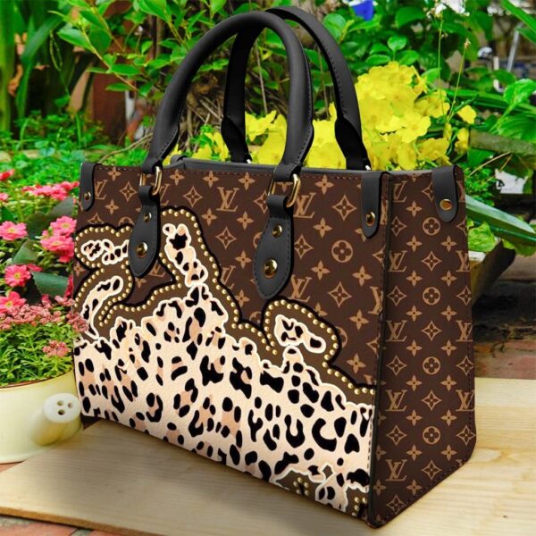 Louis Vuitton Women's Leather Handbag- WinGear.shop-LVHB_075