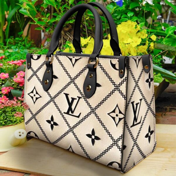 Louis Vuitton Women's Leather Handbag- WinGear.shop-LVHB_057