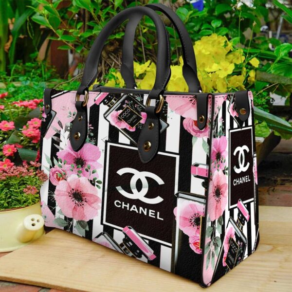 Chanel Women's Leather Handbag -WinGear.shop-CNHB_041