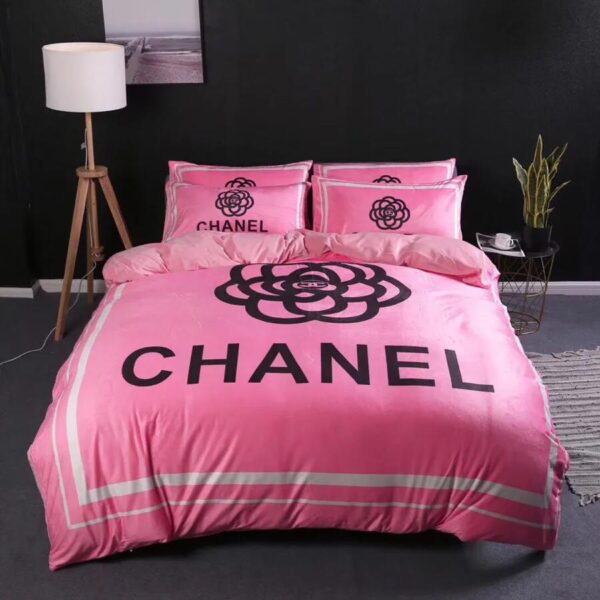 Chanel pinky bedding 3d printed bedding sets quilt sets duvet cover luxury brand bedding decor bedroom sets best luxury bed sets gift thankgivings and christmas Bedding Sets