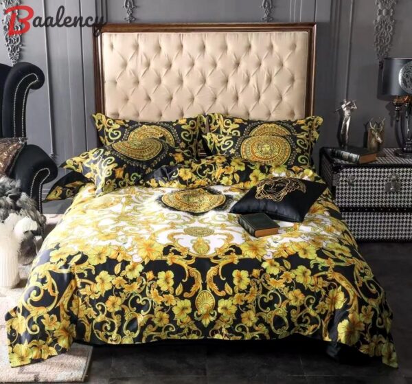 Gianni versace gold luxury brand high-end bedding sets, bedroom decor , thanksgiving decorations for home best luxury bed sets gift thankgivings and christmas Bedding Sets