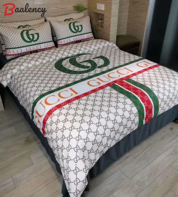 Gucci gc luxury fashion brand bedding sets bedspread duvet cover set best luxury bed sets gift thankgivings and christmas Bedding Sets